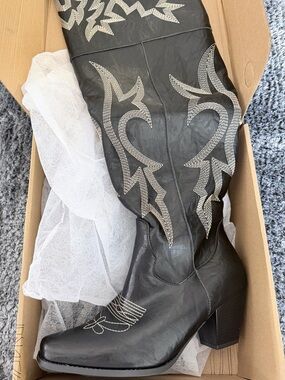 Black Embroidered Western Knee-High Boots - Women🔥brand new🔥